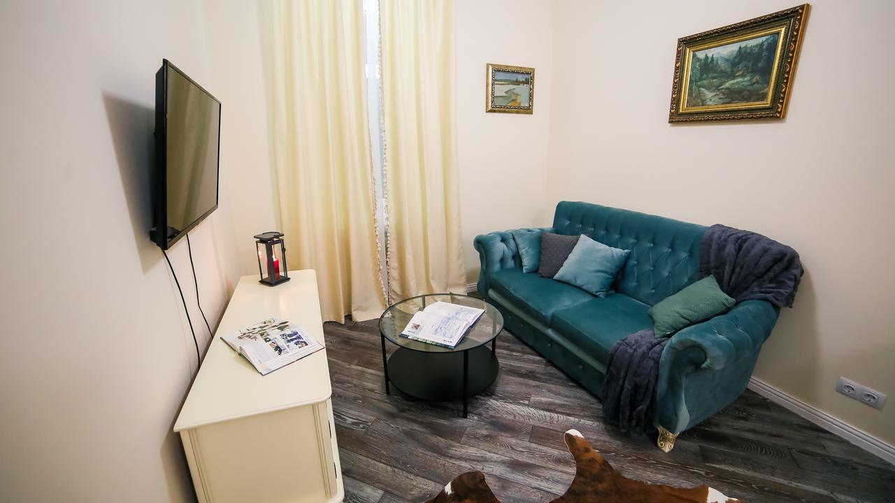 Franco Luxury Lägenhet Lviv Exteriör bild
