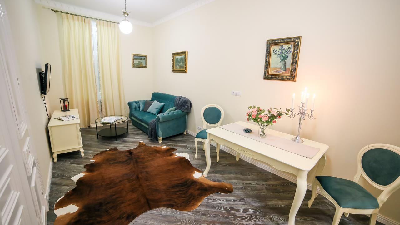 Franco Luxury Lägenhet Lviv Exteriör bild