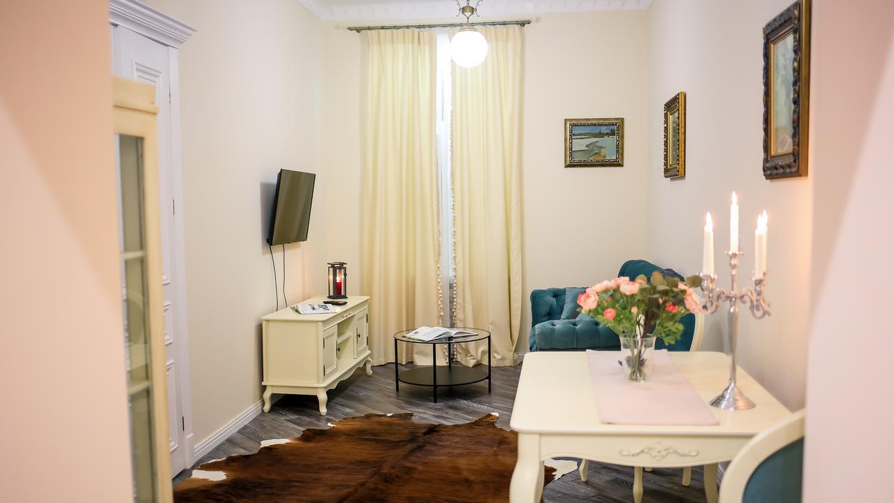Franco Luxury Lägenhet Lviv Exteriör bild